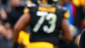 Landy Jones, quien reemplazó al lesionado Michael Vick, celebra un pase de 88 yardas para touchdown a Martavis Bryant.