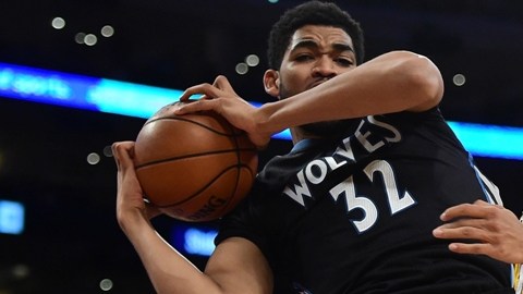 Cerrado final en el Staples Center entre los Timberwolves y los Lakers.