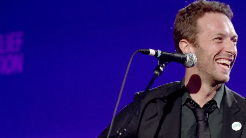 Chris Martin interpretó "Crawling".