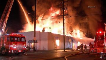 Al menos cinco negocios fueros destruidos en su totalidad por el incendio