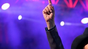 El cantante de Los Tigres del Norte, Jorge Hernández, se confundió y habló de la supuesta condena de Larry Hernández, que no existe. Oops!