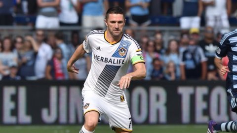 Robbie Keane marcó y terminó la temporada con 20 goles, su mejor marca en la MLS.