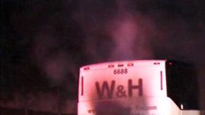 En el bus viajaban unas 40 personas, quienes lograron salir del vehículo a tiempo