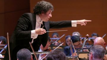 Gustavo Dudamel dirigirá a la Filarmónica de LA y la Orquesta Simón Bolívar en las nueve sinfonías de Beethoven.