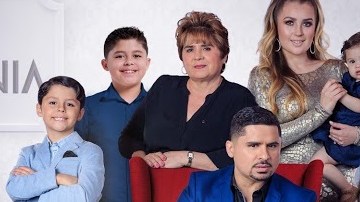 Los hijos , la mamá, la prometida y Larry Hernández son parte de una de las familias más populares de la televisión hispana por su show "Larrymania".