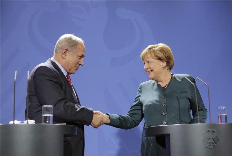 Merkel dice que el holocausto fue responsabilidad alemana tras la polémica de Netanyahu