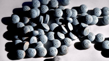 Al menos 25 ppersonas han denunciado que Thota se les insinuó y les recetó medicamentos que no necesitaban. Dos de sus pacientes se volvieron adictas a la heroína por culpa suya (Foto: Twitter/@got_pills)