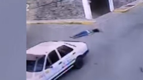 robo cuernavaca mujer arrastrada