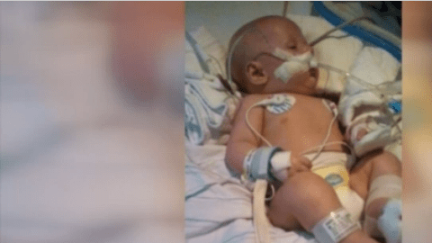 El pequeño Calin Samora fue hospitalizado en 2013, tras el incidente que lo marcó por vida.