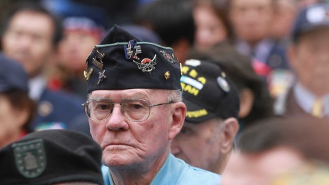 La Parada de los Veteranos en Manhattan con el Grand Marshall Robert M. Morgenthau, veterano y fue el Abogado de Districto de Manhattan por mas de 30 años, retirandose en el 2009.
Foto Credito: Mariela Lombard / El Diario.