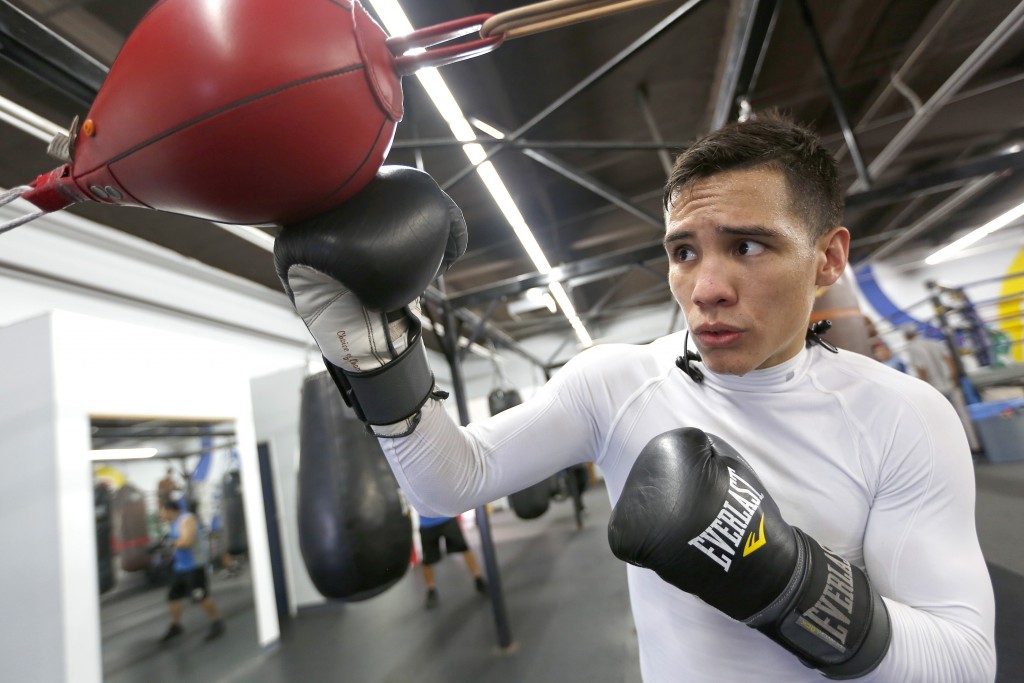 al boxeador le gusta nadar