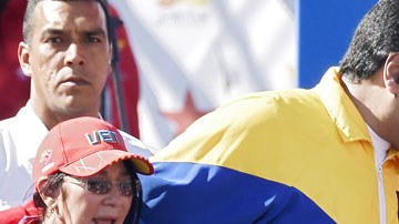 Flores y Cabellos son los políticos más cercanos al presidente, Nicolás Maduro.