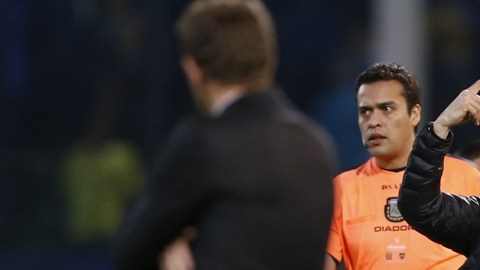 Chacho Coudet, entrenador de Rosario Central, furioso tras el arbitraje de la final de Copa.