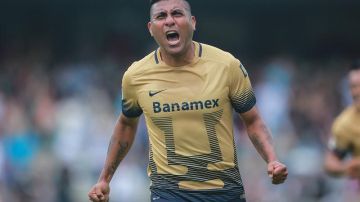 Daniel Ludueña celebra su gol.