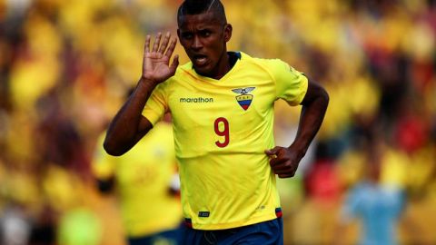 Fidel Martínez y el festejo de su gol.