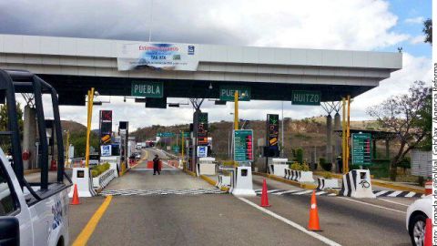 Recientemetne un grupo de estudiantes tuvo la penosa necesidad de tomar una caseta de cobro en la autopista como reclamo a la falta de apoyo a la institución educativa.