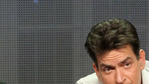 Charlie Sheen se prepara para las demandas que se le vienen encima después de su polémica entrevista.