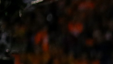 Ronnie Hillman se escapa en carrera de 15 yardas para uno de sus dos touchdowns por Denver contra Green Bay.
