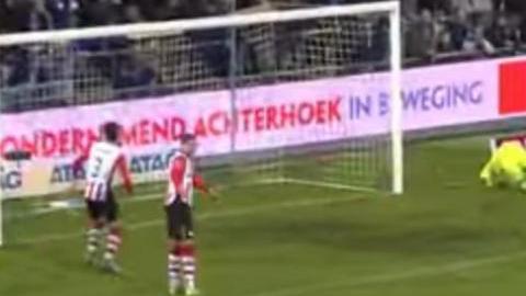 La jugada del De Graafschap pudo ser el empate ante el PSV.
