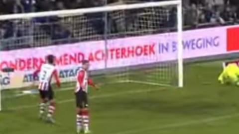 La jugada del De Graafschap pudo ser el empate ante el PSV.