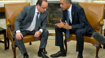El presidente de EEUU, Barack Obama (Izq.) recibió este martes a su homólogo francés  François Hollande para una reunión bilaterial para discutir la coordinación en los esfuerzos contra el grupo terrorista ISIS.