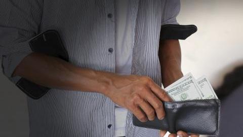 En el 2014, traficantes de humanos generaron 32 mil millones de dólares.
