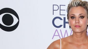 Kaley se puso en manos de un tatuador para que cubriera su "error" con otro diseño.