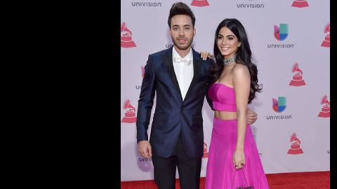 Prince Royce estuvo muy bien acompañado por Emeraude Toubia.