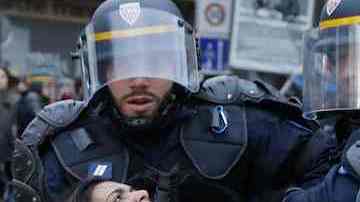 Manifestantes-en-París