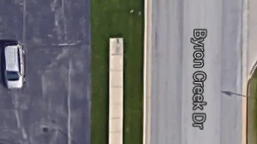 El estanque en Body Manor, en Michigan, como se ve en Google Maps.