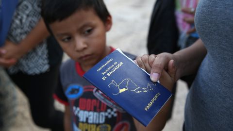 U.S. Agents Patrol Mexico Texas Border