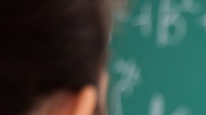 Muchos de los cursos con los que pulir el resumé son gratuitos online.