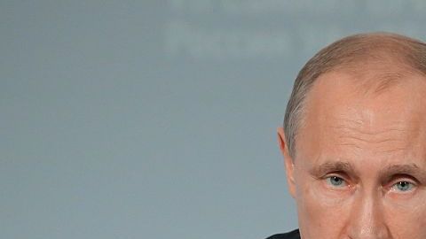 Vladimir Putin dijo que el avión ruso fue derribado "para proteger las rutas del petróleo hacia Turquía".