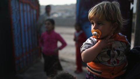 Refugiados sirios e iraquíes en un campamento en el norte de Iraq.