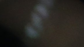 Holly Holm (izq.) conecta un puñetazo sobre el rostro de Ronda Rousey.