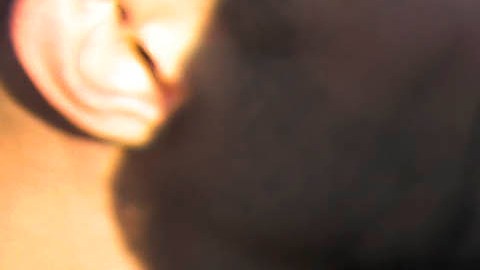 Cientos huyen de la guerra civil en Siria.