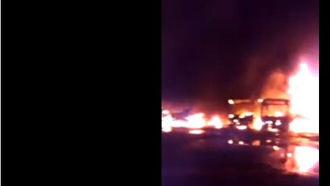 Se incendian autobuses en Tabasco.