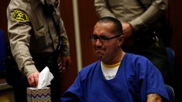 Luis Lorenzo Vargas rompe en llanto al escuchar que su sentencia fue revertida.  /Pool Photo / Francine Orr /LATimes