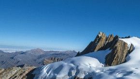 Las montañas de California alcanzaron su nivel más bajo en la capa de nieve acumulada en los últimos 500 años durante el 2015.