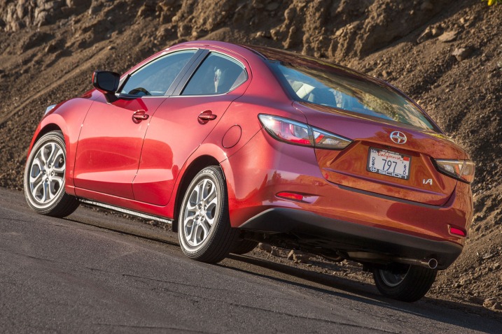 2016_scion_ia_atras