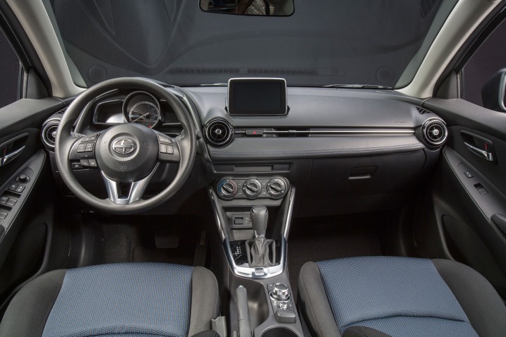 2016_scion_ia_delante