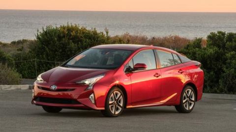 2016_Toyota_Prius_