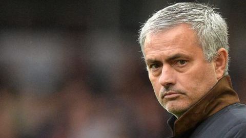 Mourinho consiguió el título de la Premier League en la temporada pasada con el Chelsea.