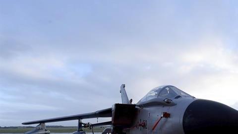 Un avión de reconocimiento "Tornado" en la base aérea de Jagel (Alemania).