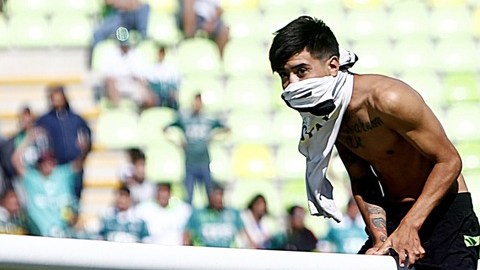 Indignante violencia en el fútbol chileno.