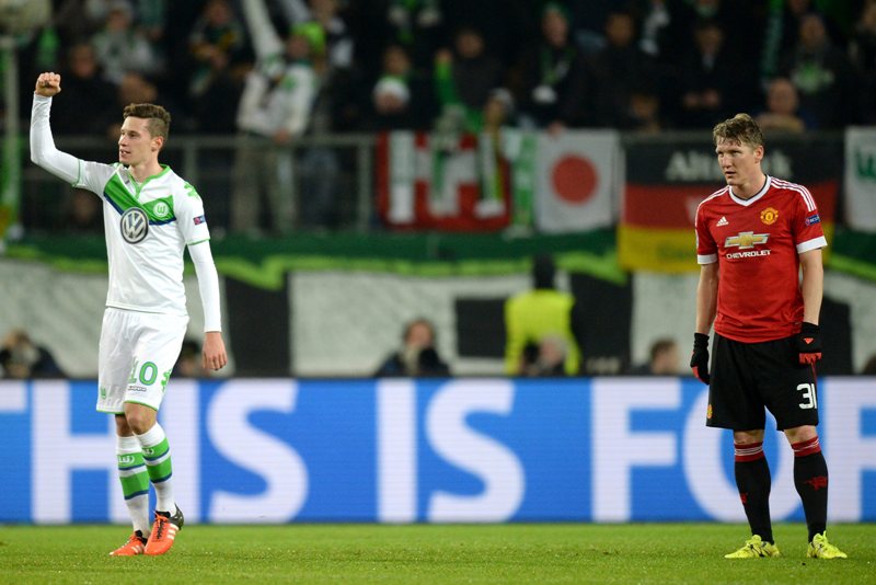El contraste: la alegría del Wolfsburg y la decepción del United en el rostro de Schweinsteiger.