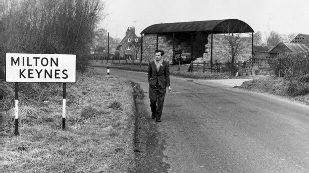 Milton Keynes, aquí en una foto de los años 60, jamás complacerá a quienes buscan la actividad de una capital como Londres.