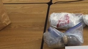 Incautan heroína, meth y opio en un hogar de Glendale.