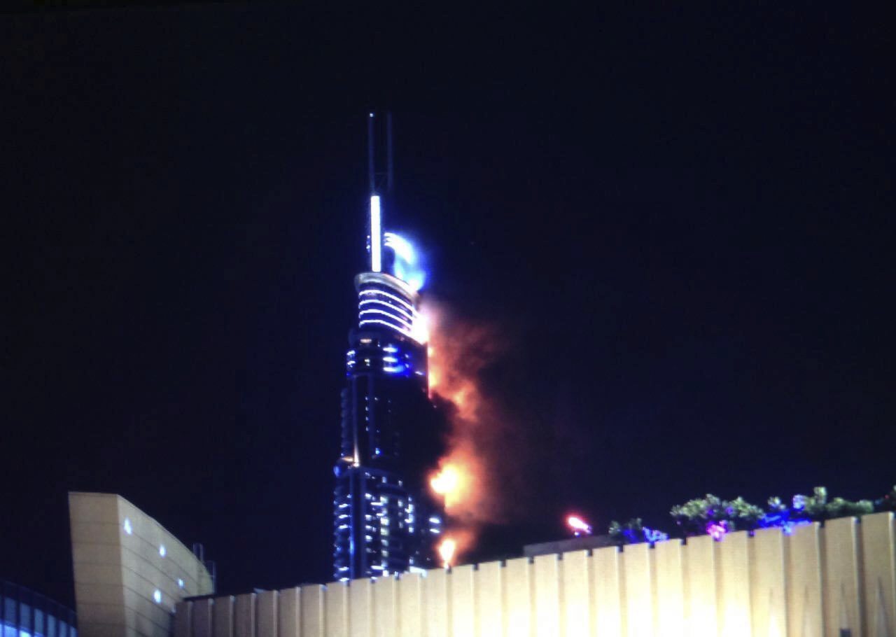 Incendio En Un Rascacielos De Dubai - La Opinión