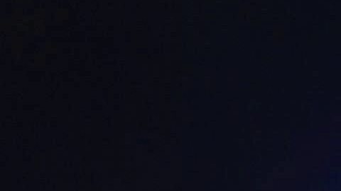 DUB04 DUBÁI (EMIRATOS ARABES UNIDOS), 31/12/2015.- Vista de las llamas y el humo causados por un incendio en el hotel The Address en Dubái, Emiratos Árabes Unidos, hoy, 31 de diciembre de 2015. Un gran incendio, cuyas causas de momento se desconocen, se declaró en un rascacielos del centro de la ciudad de Dubai, situado junto a la famosa torre Al Jalifa, sin que por el momento se tenga noticia de la existencia de víctimas, informaron medios locales emiratíes. El hotel ha sido evacuado y por el momento no hay informaciones sobre si alguno de los clientes del establecimiento ha resultado herido. EFE/AYMAN YACOOB MEJOR CALIDAD DISPONIBLE